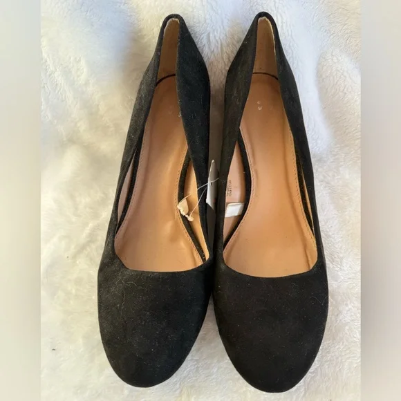 A New Day Black Wedge Pumps - Picture 2 of 4